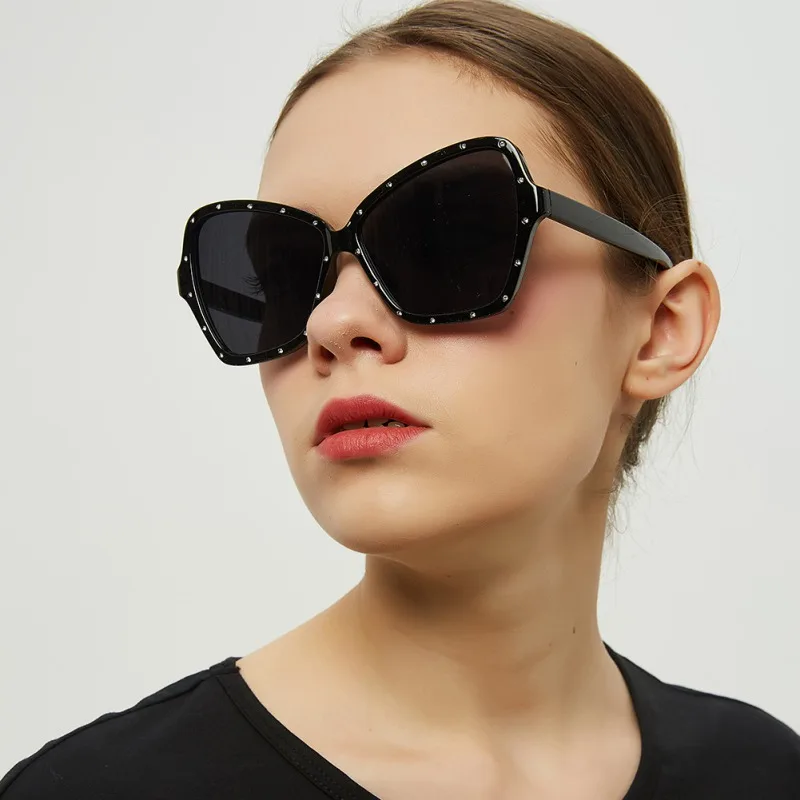 Vintage Sunglasses Women Butterfly-shaped Sunglass Retro Sun glasses Female studded Sunglasses Eyewear  J1