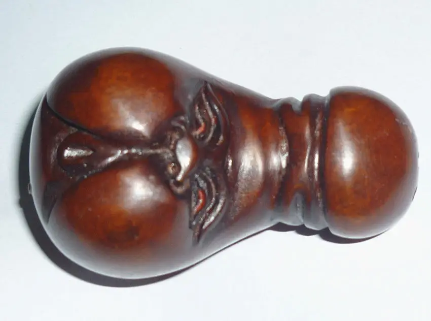 

ORIENTAL HANDWORK CARVING DOG OLD BOXWOOD NETSUKE