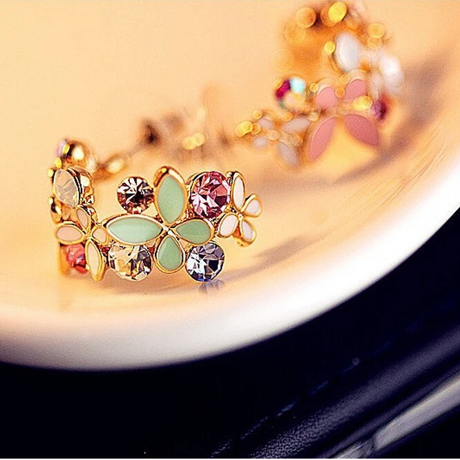 2017-New-Hot-Fashion-Fine-Jewelry-Gold-Rhinestone-Colorful-Flowers-Dazzling-C-type-Butterfly-Stud (2)