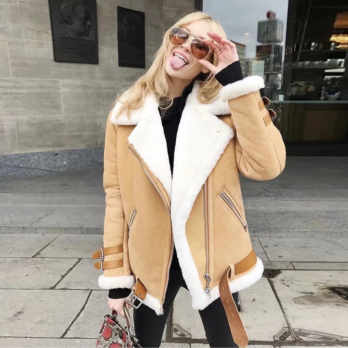 Women's Winter Suede Leather Jacket Women Thicken Lambswool Sheepskin Motorcycle Jacket Oversized Ladies Windbreaker Biker Coat