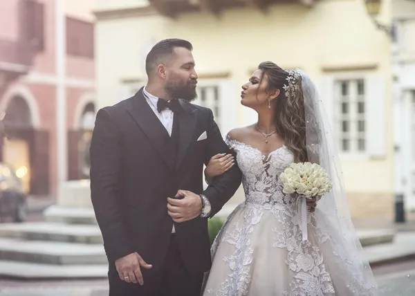Vintage Plus Size Lace Arabic Wedding Dresses 2019 Off The Shoulder Saudi Bridal Gowns Lace Up Long Formal Retro Wedding Gowns (5)