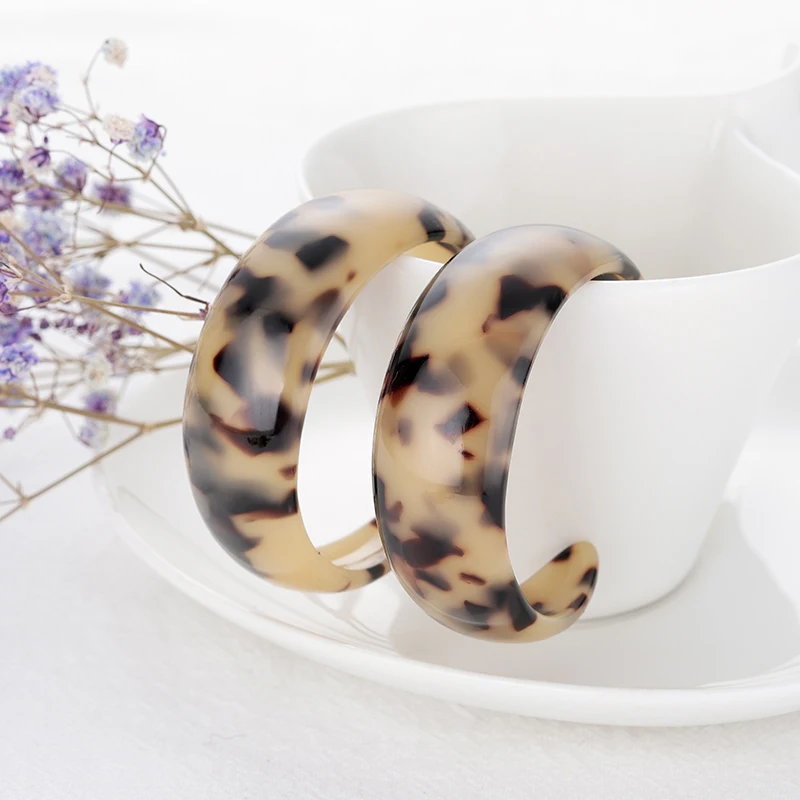 

2019 New Geometric Stud Earrings for Women Acrylic Resin Circle Leopard Statement Earrings Tortoiseshell Charm Jewelry Wholesale