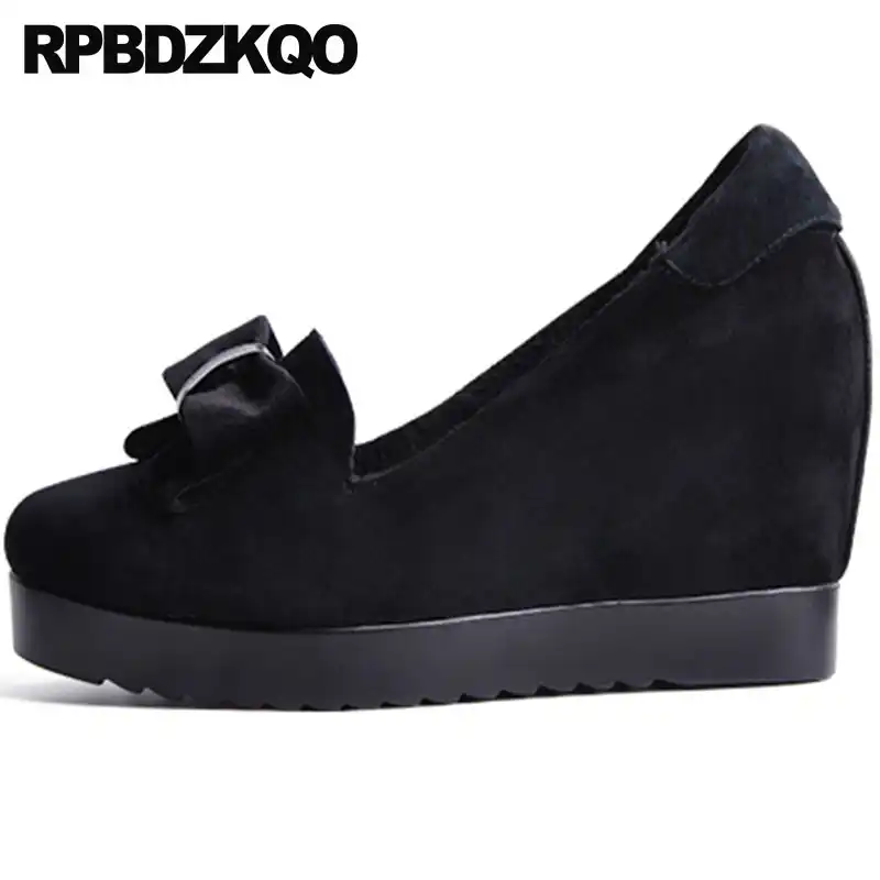 black shoes size 4