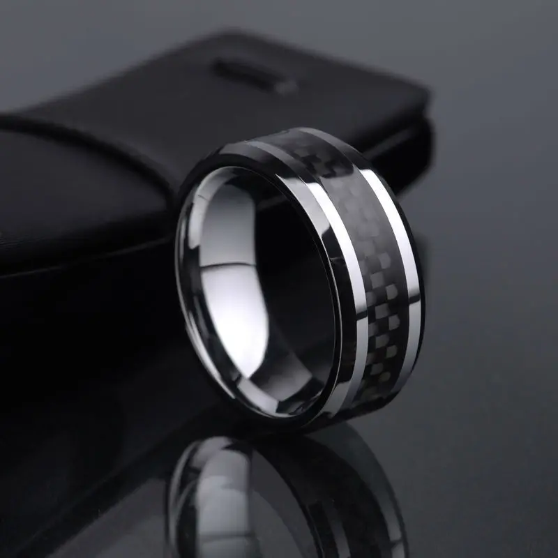 

2016 New Fashion High Quality 8mm Width Man's Tungsten Carbide Ring with Black Carbon Fiber Man's Wedding Band 4-13