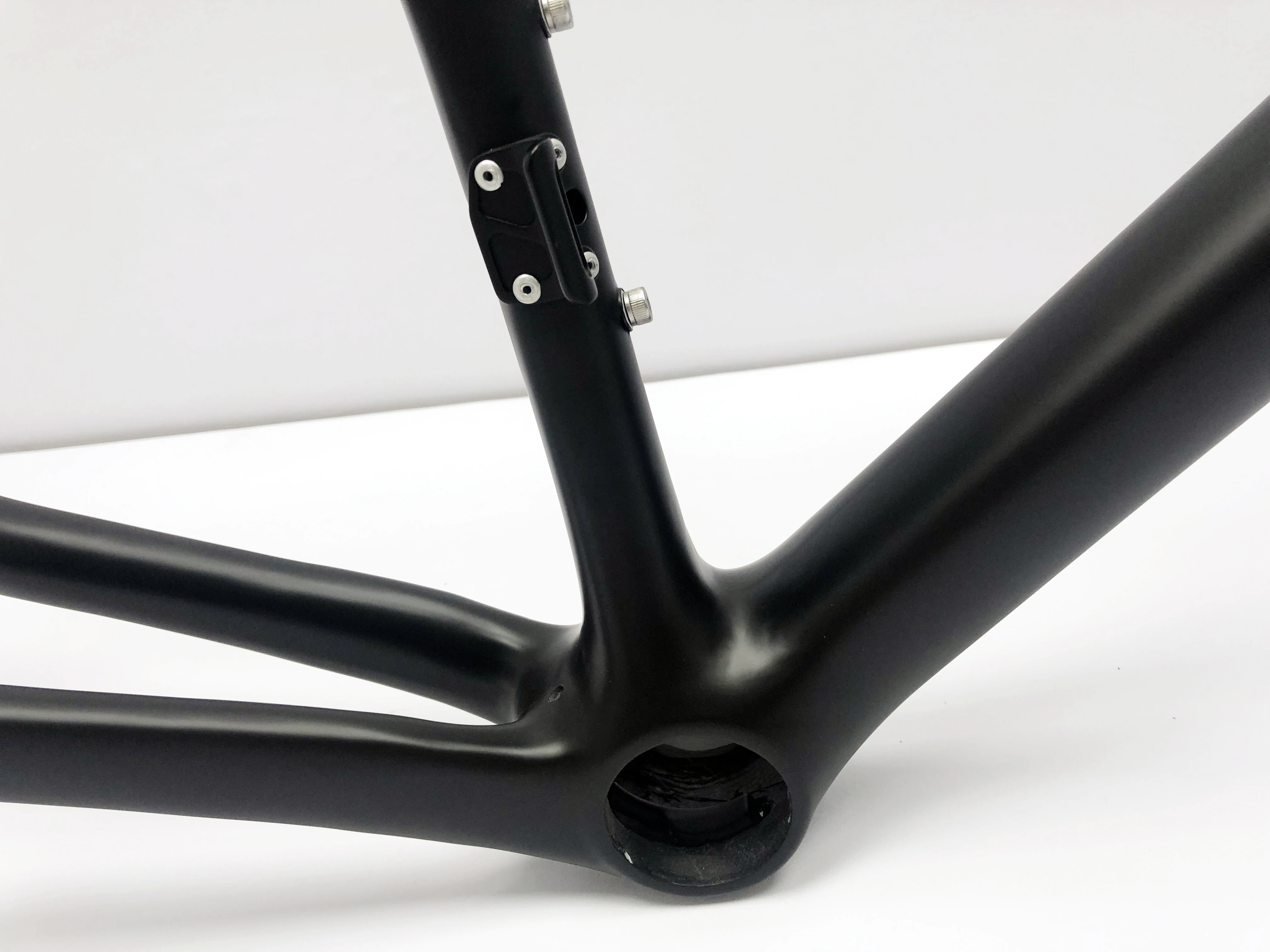 Excellent 2019 Ceccotti carbon road bike frame new design disc brake T1100 carbon bicycle frame gravel bike frameset 2 Excellent 2019 Ceccotti carbon road bike frame new design disc brake T1100 carbon bicycle frame gravel bike frameset 2
