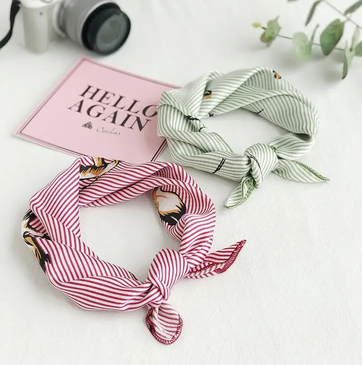 

Yishine 50X50 CM 2Colors Silk Scarf Women Small Soft Squares Decorative Crane Stripes Printed Ladies Head Scarves Fashion Shawls