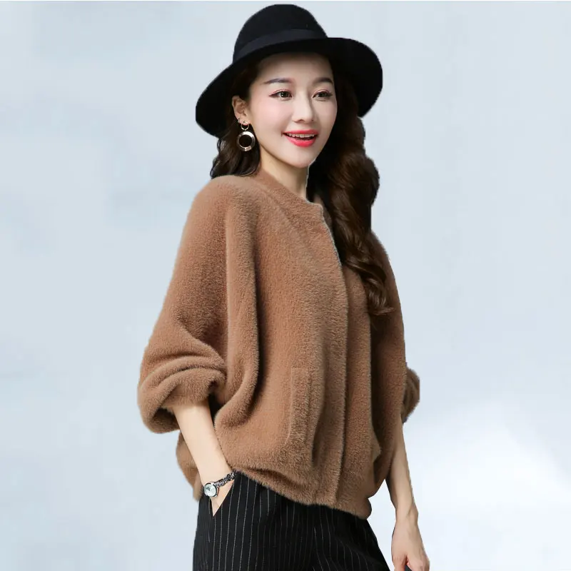 

2019 Autumn And Winter Womens New Imitation Velvet Sweater Coat Fashion Wild Loose Plush Knit Cardigan Short Coat chaqueta mujer
