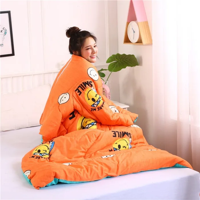 Winter Lazy Quilt with Sleeves Winter Quilt Home Bedding Comforter Printed Edredom Keep Warm Winter Duvet With Filling - Цвет: Smiley face