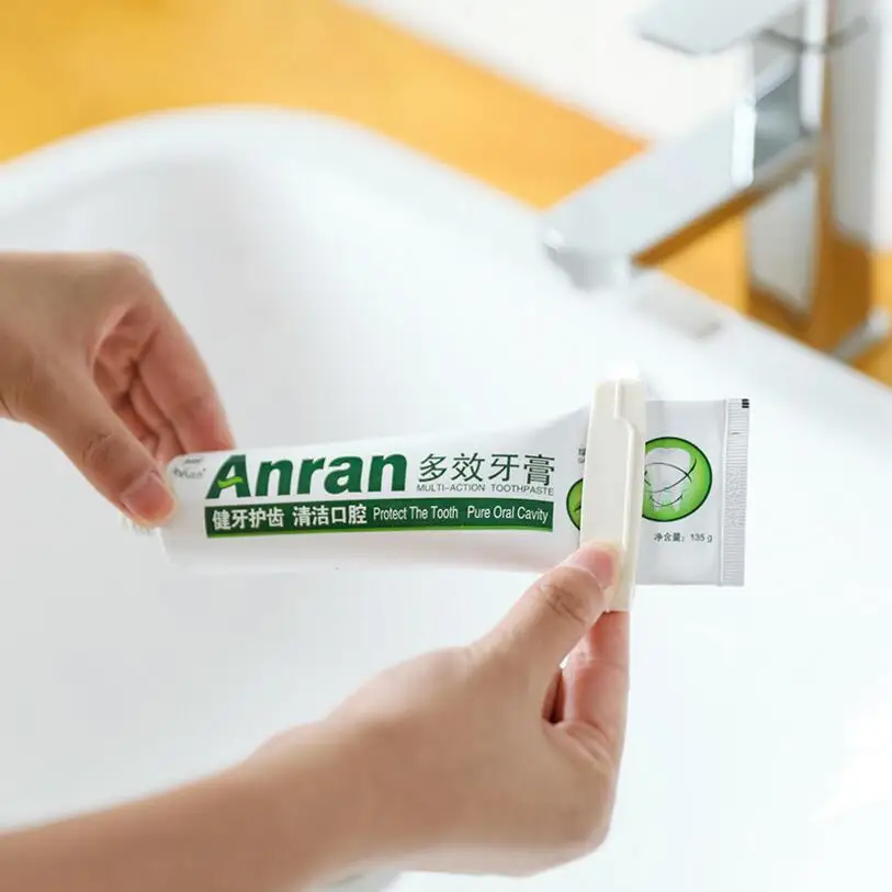 

3pcs Multi-Function Squeezer Squeezed Toothpaste Squeeze Artifact Cosmetics Facial Cleanser Children Toothpaste Dispenser Strip
