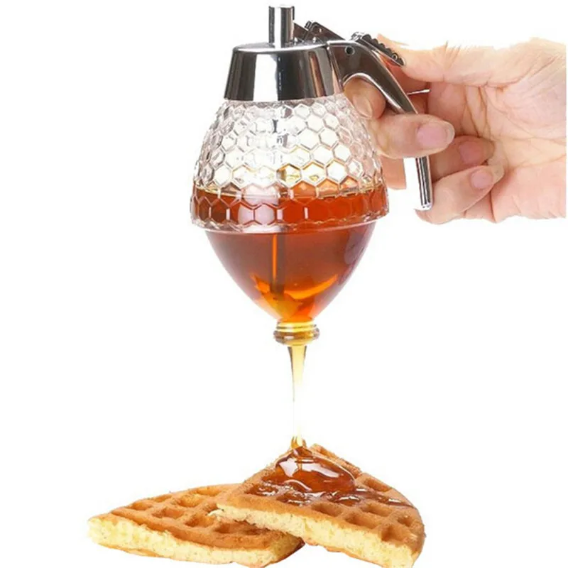 

Acrylic 200ml Honey Dispenser Jar Container Cup Juice Syrup Kettle Kitchen Bee Drip Stand Holder Portable Storage Pot