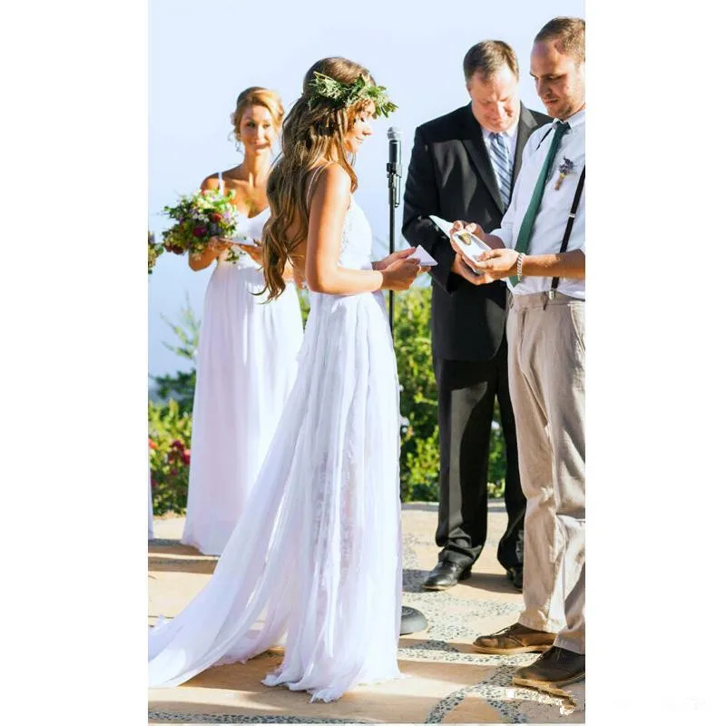 2018-backless-country-wedding-dress-tiered-skirt-appliques-lace-spaghetti-straps-a-line-summer-boho-wedding-dresses-vestido-de-noiva (4)_