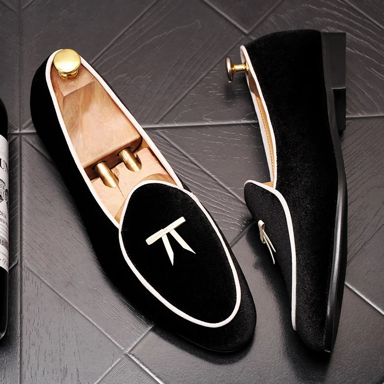 

Men Formal Pointed Toe Loafers Vintage Casual Office Work Shoes Italian Wedding Dress Oxford Chaussure Homme Personality men's