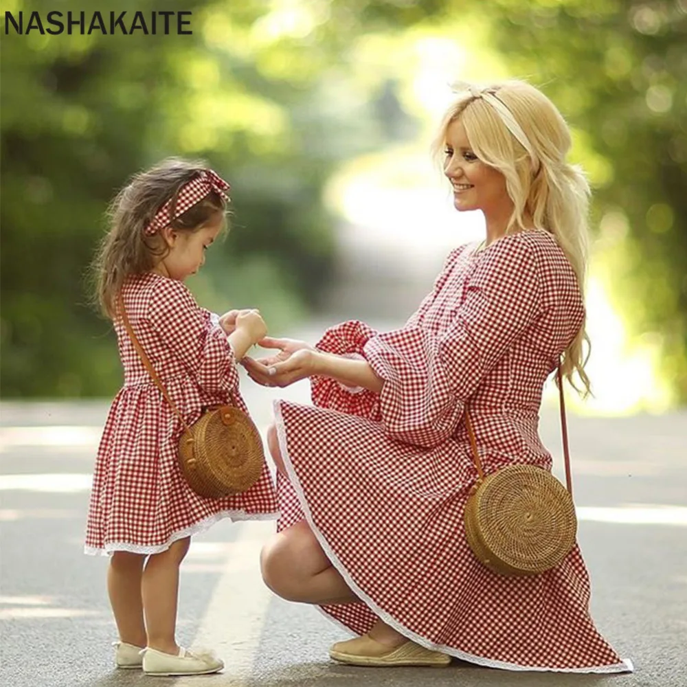 NASHAKAITE/платья для мамы и дочки; кружевное платье принцессы в красную клетку с рукавами-фонариками; Семейные комплекты; платье для мамы и дочки