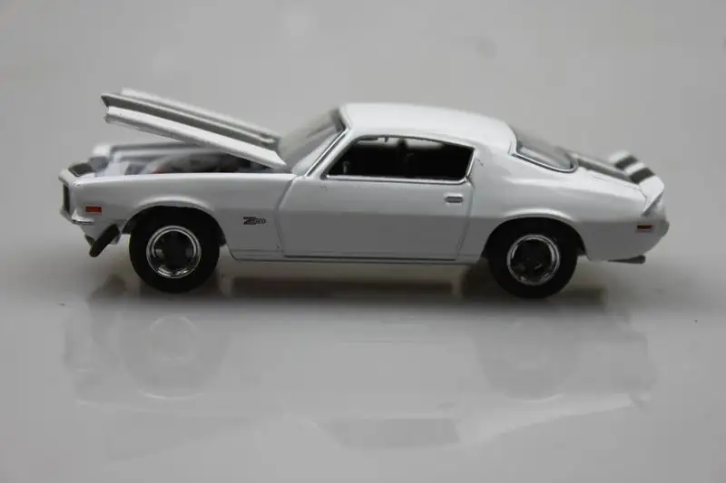 Зеленый светильник 1:64 1970 chevtoltt Camaro Z/28 игрушечные машинки из металлического