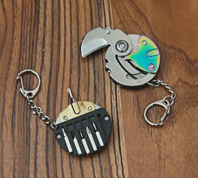 Smart Key Holder Key Organizer, Compact Keychain with 7 in 1 Multi Tool