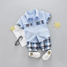 Летняя одежда для маленьких мальчиков топы с короткими рукавами, блузка Футболка+ клетчатые шорты с принтом детские повседневные комплекты одежды