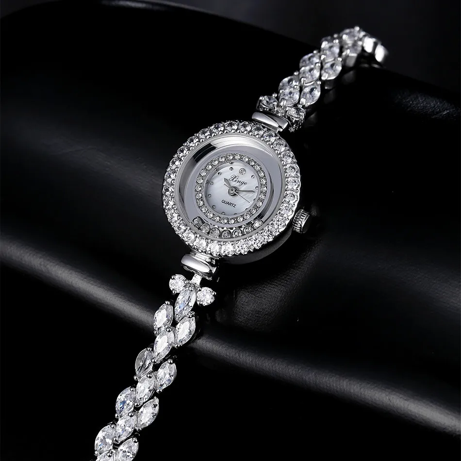 Женские серебряные часы. Часы серебро. Часы циркон. Серебряные часы с камнями женские. Серебряные часы с камнями женские.