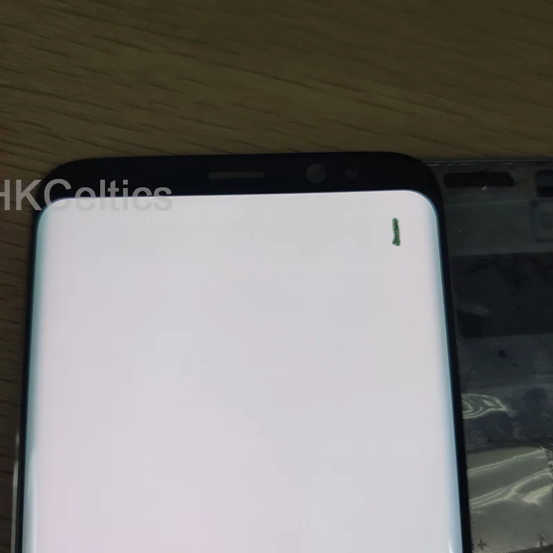 Samsung-s8-plus-lcd-with-spot-on-the-middle-of-screen-(3)