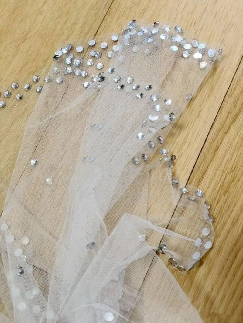 elbow-length-ivory-white-wedding-bridal-veils-beaded-simple-with-comb-bride-1t-1.5m-long-customized (5)