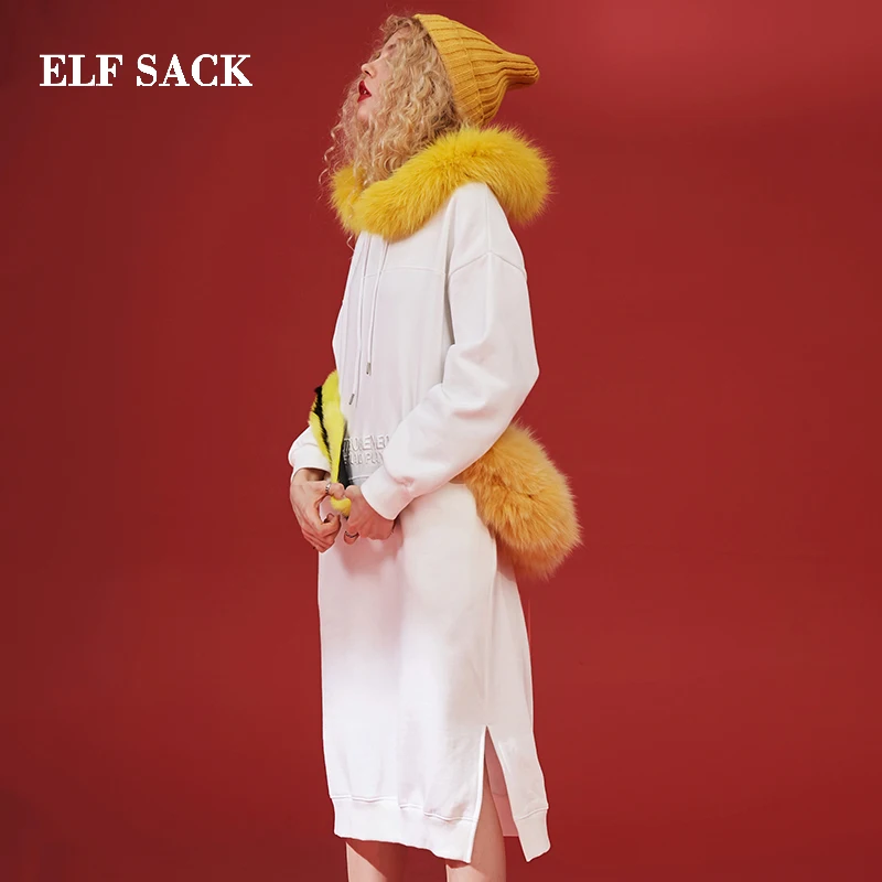 Женское платье Толстовка ELFSACK белое однотонное с меховым воротником длинные