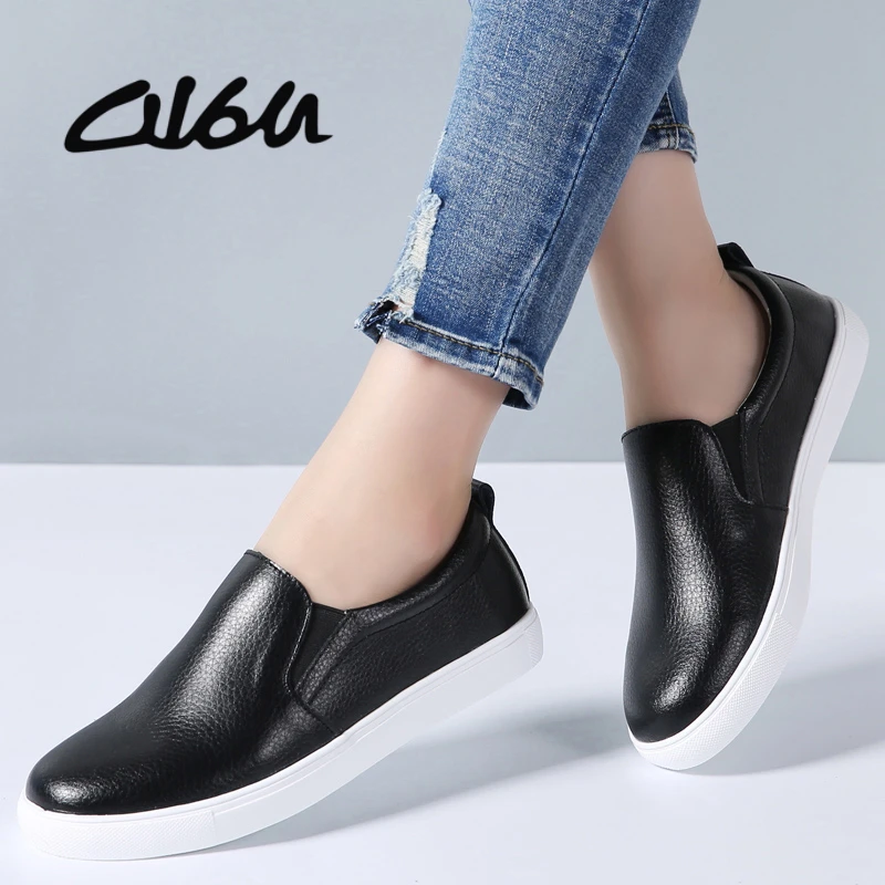 sapato com sola de couro feminino