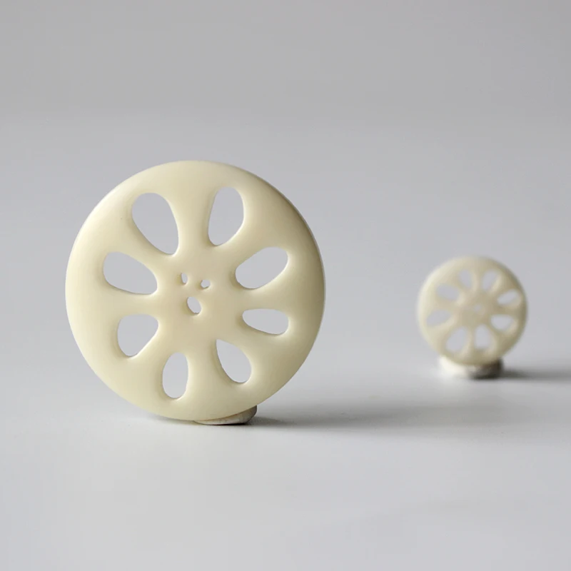 

Wholesale Artisan Hand Carved Tagua Nut Lotus Root Pendant For Necklace Natural Ivory White Wooden Craft Charms For DIY Jewelry