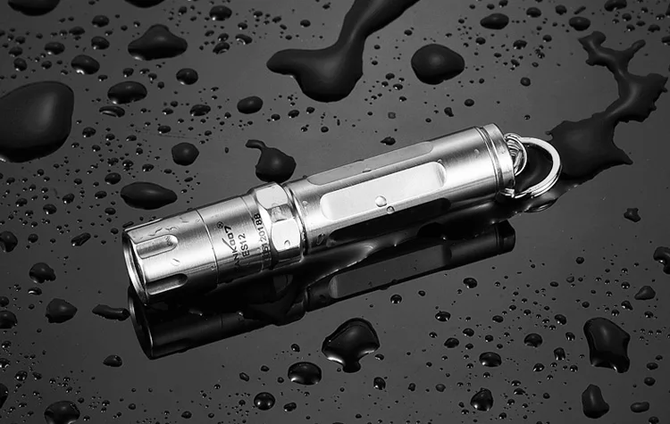ES12Mini-flashlight-120lumens-5