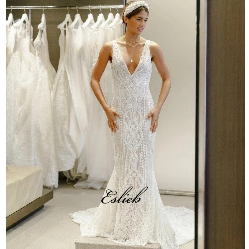 

Luxurious wedding dress new design 2019 V neck sleeveless bridal gown sexy V back zipper bridal gown wide strap HA048