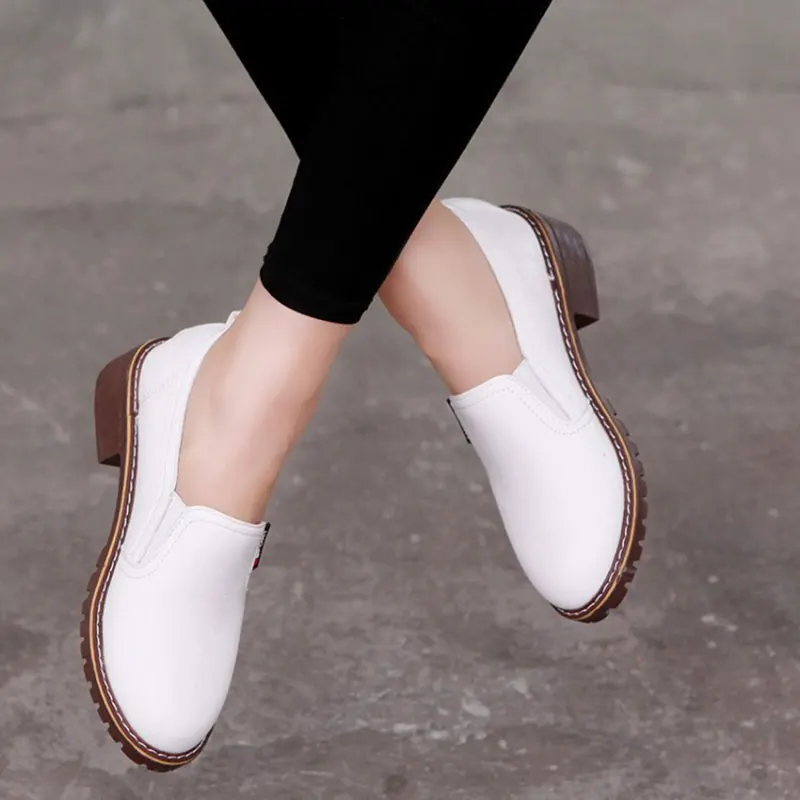Кожаная обувь; женские лоферы; повседневная женская обувь на плоской подошве; обувь для медсестры; женская обувь; кроссовки с акулой; Mocasines Zapatos de Mujer Scarpe Donna - Цвет: white