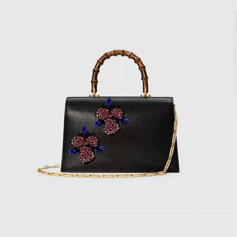 

Embroidery Beaded Rhinestones Flower Patches Crystal Applique Iron on Badges Clothes Bags Collar Decorated DIY Sewing