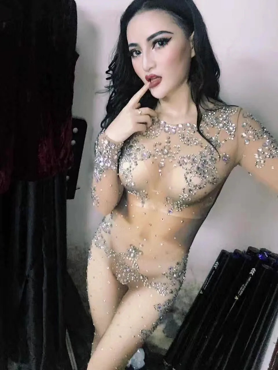 (2)