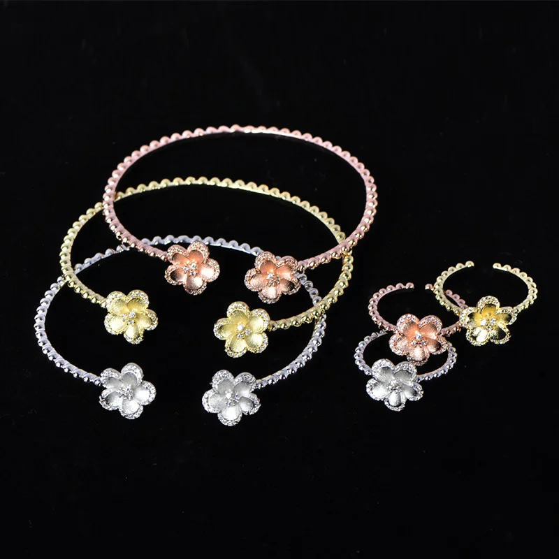 

Blucome Luxury 3 Tone Flower Series Bangle Ring Sets Dubai Silver Bridal Jewelry Sets For Women Wedding brincos para as mulhere