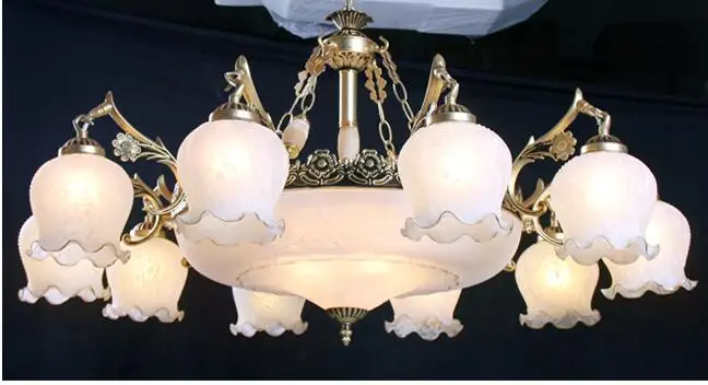 

European-style chandelier. Dining room lamp Chinese vintage chandelier