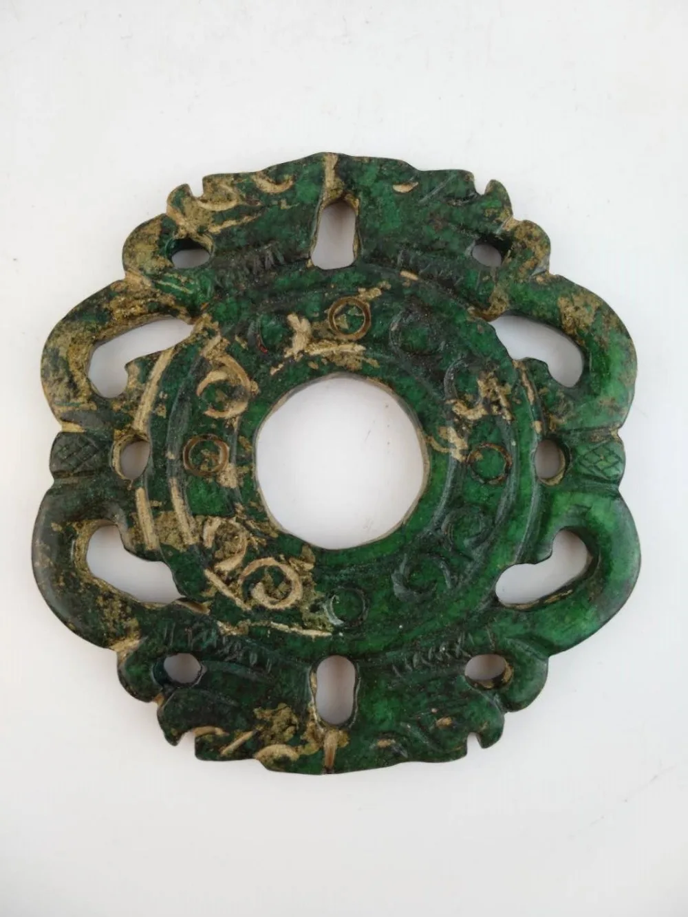 

Exquisite Chinese antique hand-carved green dragon statue pendant jade plate
