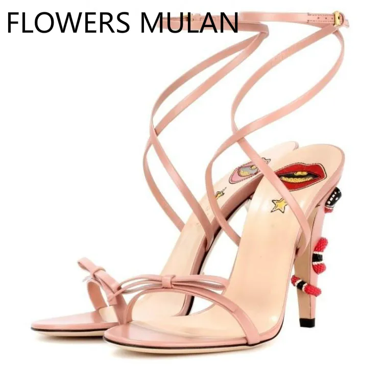 

Famous Brand Pink Green Gold Black Narrow Band Women Sandals Chic Bowtie One Buckle Gladiators Strange Snake Heels Shoes Woman