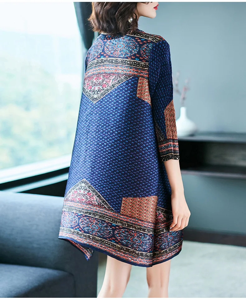 Three Quarters Sleeve Turtle Neck Loose Dress (7)