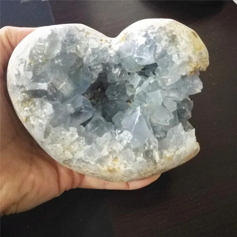 

Natural Blue Stone Crystal Quartz Cluster Hand Carved Heart Minerals Great for Meditation Home Decoration Chakra Reiki Stone
