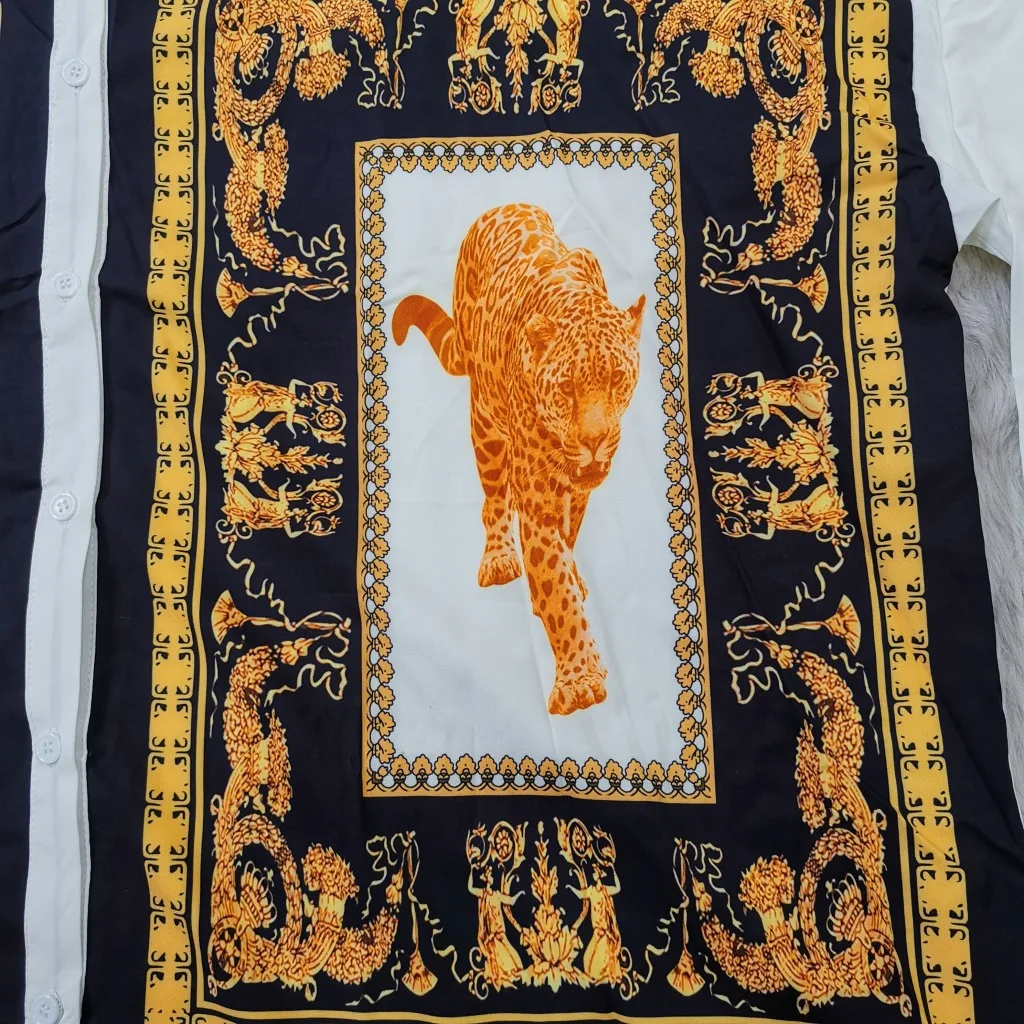 1563