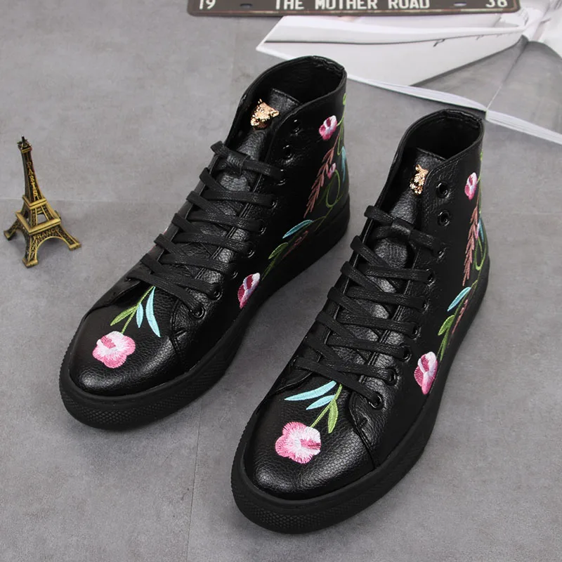 Baru 2018 Eropa Gaya Pria Mode Graffiti Cetak Datar Kasual Sepatu