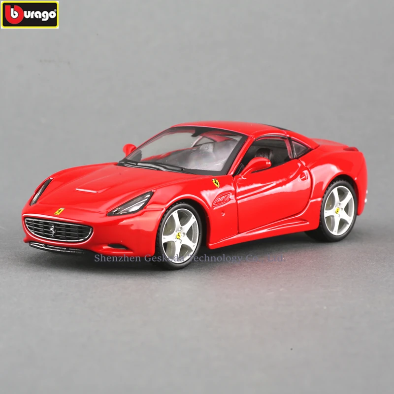 Модель автомобиля Bburago 1:32 Ferrari California RAD с имитацией высоты Игрушечная модель из