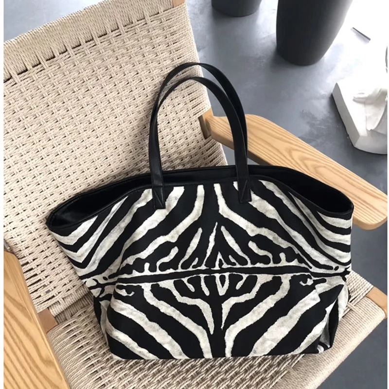 

2019 New Black and White Lattice Large Capacity Casual Totes Women Purses and Handbags Shoulder Bags