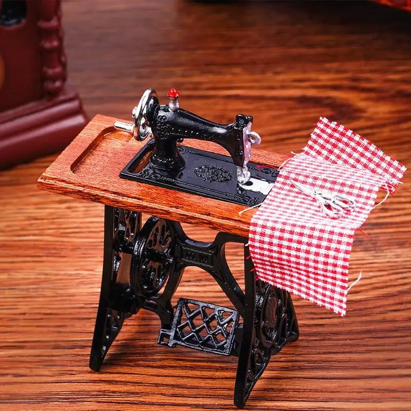 

Hot 1:12 Mini Sewing Machine Simulation Home Furniture For Girl Doll House Decoration Dollhouse Vintage Miniature Accessories