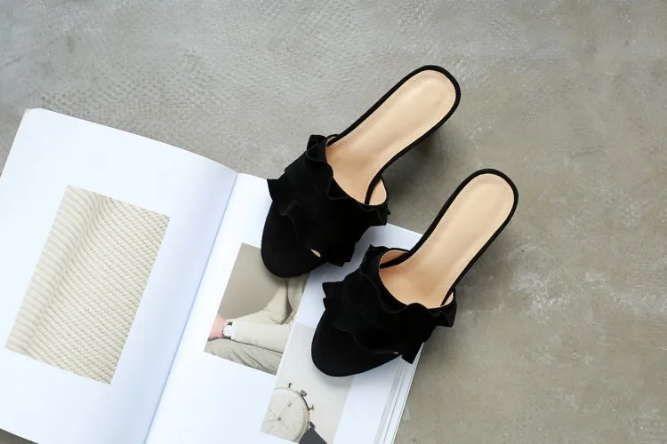 WOMEN SLIPPER 15
