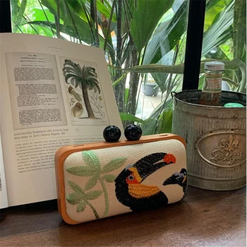 

Parrot embroidery Design Messenger Bag Fashion Wood Style Women's Party Clutch Bag Chains Purse Ladies Mini Shoulder Bag Flap