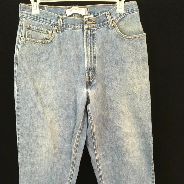 Levis mens jeans Size 36 x 30 comfort 
