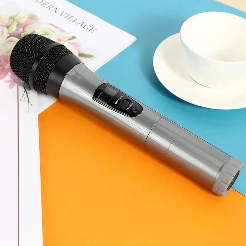 

Wireless Microphone System 2 Channel UHF Dynamic Handheld Mic for Party Stage karaoke 666.2Mhz / 637.5Mhz