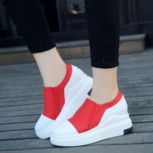 The new fall in the end of the high-end loose cakes within the high-color color Lok Fu shoes, a casual lazy women’s casual shoes