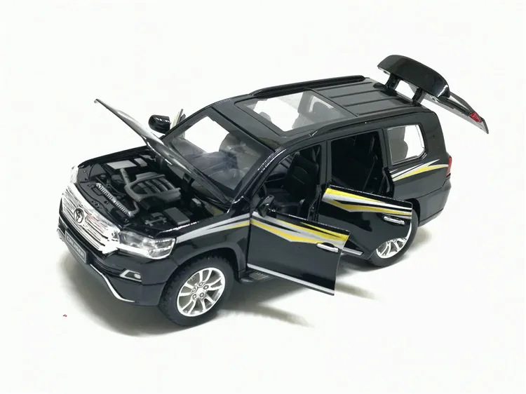 Модель автомобиля Toyota LAND CRUISER 1:32 литая модель из сплава с шестью открывающимися