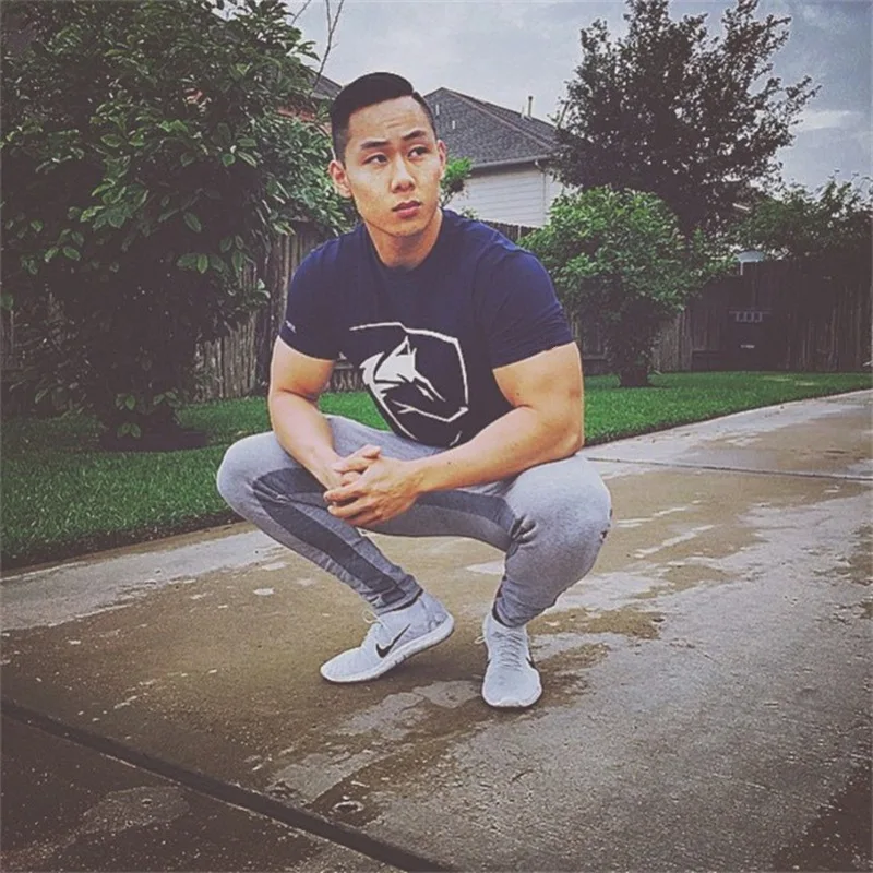 Summer Men Gyms Brand t shirt Fitness Workout Cotton Slim T-Shirt Man Short Sleeve Tops Male Casual Fashion Printed Tee clothing Summer Men Gyms Brand t shirt Fitness Workout Cotton Slim T-Shirt Man Short Sleeve Tops Male Casual Fashion Printed Tee clothing