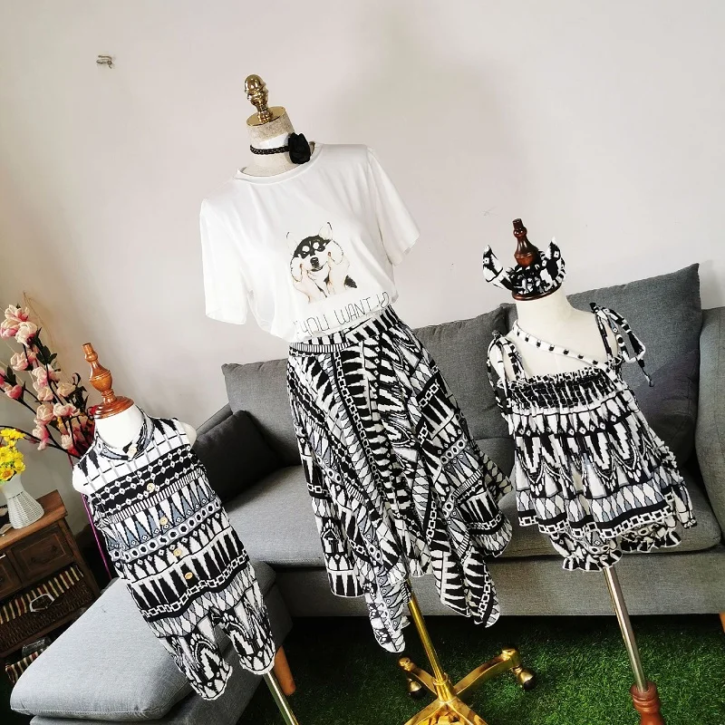 

Bohemian Floral Print Mama Bebes Mother Daughter Dresses Family Matching Outfits Mom and Son Clothes Summer Baby Boys Rompers